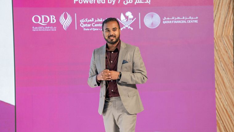 مؤسس CXingularity يتحدث في فعالية بقطر
